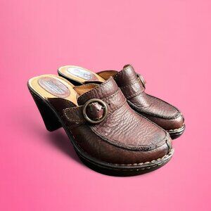 Born vintage 90s y2k brown leather clogs with buckle